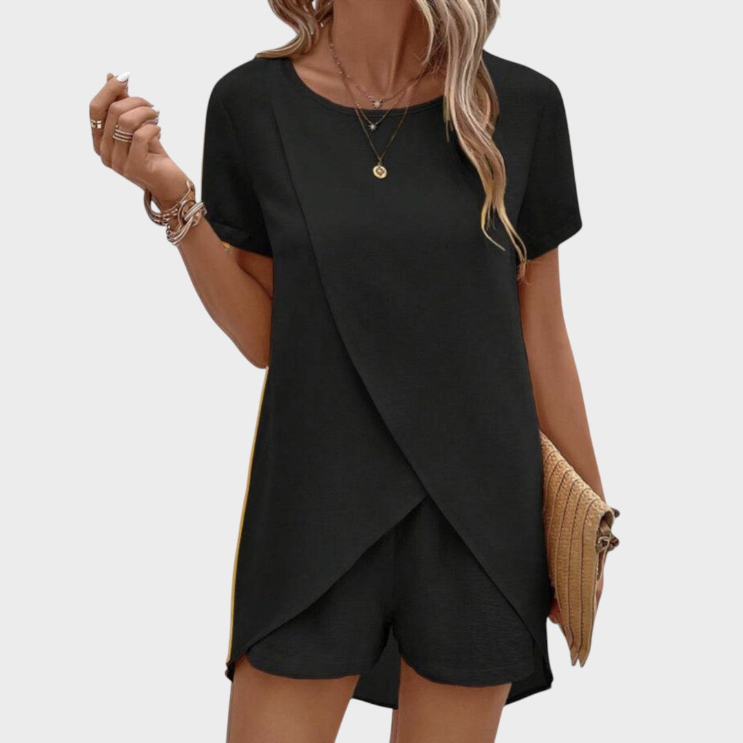 Lorena – Elegantne Suvine Koordineeritud Komplekt" saab ümber kirjutada kui "Lorena – Elegantne Suvine Komplekt Koordineeritud Stiilis.