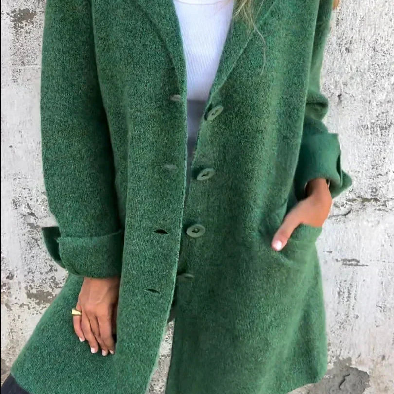 Nika - Elegantne Minimalistlik Mantel