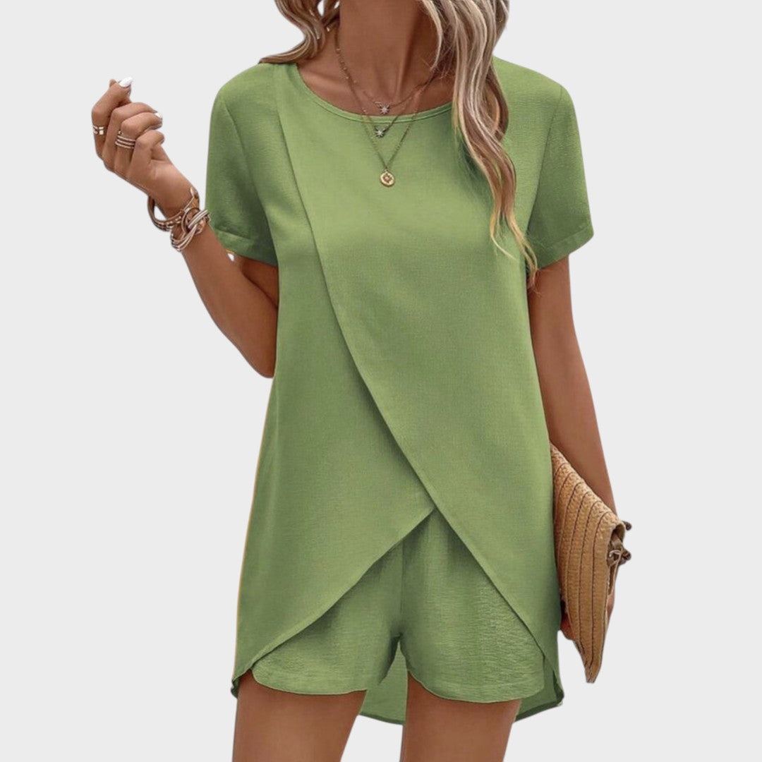 Lorena – Elegantne Suvine Koordineeritud Komplekt" saab ümber kirjutada kui "Lorena – Elegantne Suvine Komplekt Koordineeritud Stiilis.