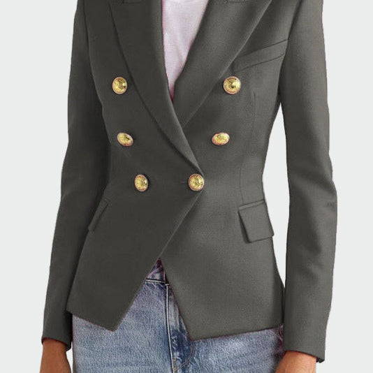 Traditsioonilise lõikega ülikond