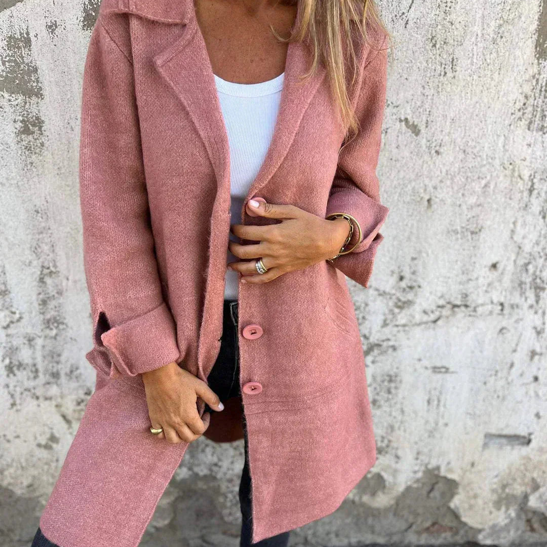 Nika - Elegantne Minimalistlik Mantel