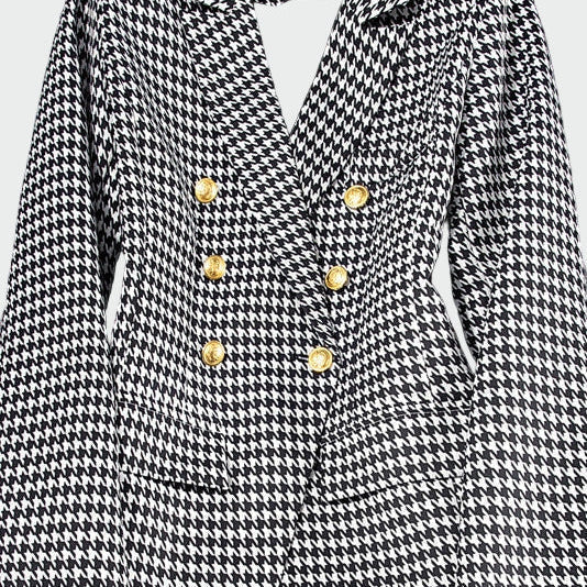 Traditsioonilise lõikega ülikond